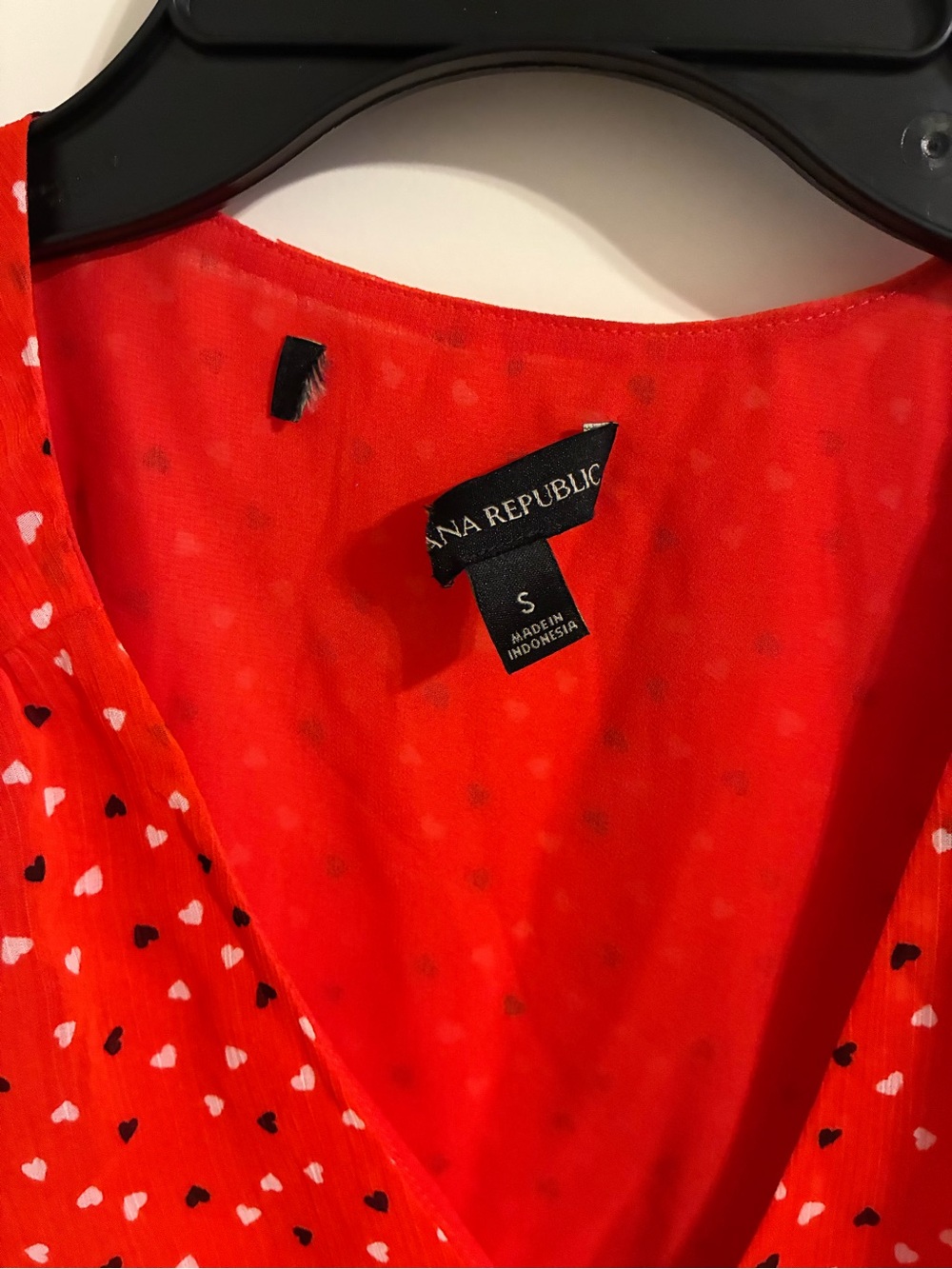 Banana Republic Red Heart-Print V-Neck Puff Sleeve Blouse - Picture 2 of 7